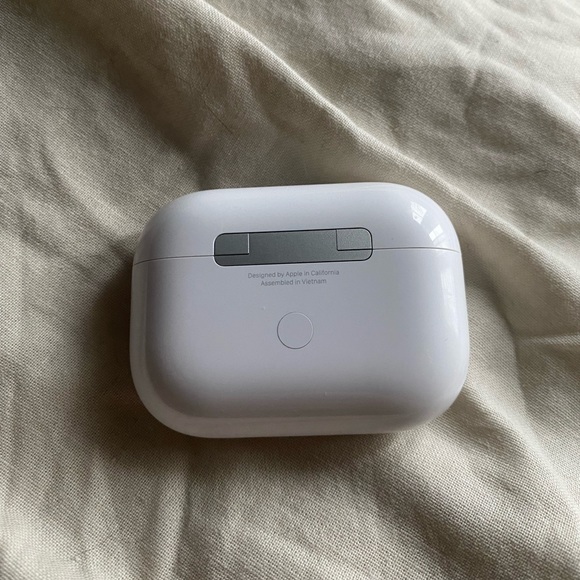 Apple AirPods Pro - Picture 4 of 9